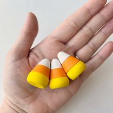 Load image into Gallery viewer, Mini wooden Candy Corn Set
